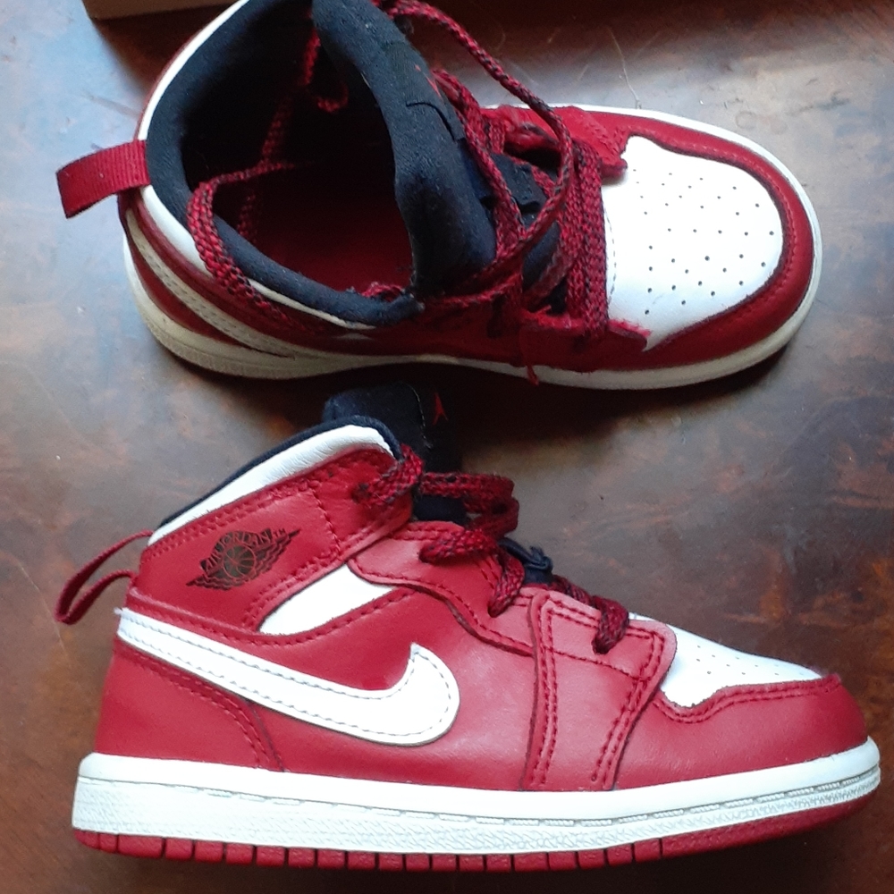 Air Jordan - Picture 7 of 9